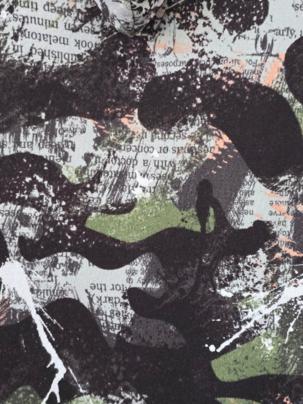 NYC Short Sleeve Pullover Camouflage & Newsprint Pattern Hoodie Shirt Size 2X - Picture 6 of 6